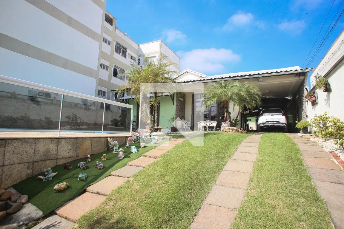 5-bedroom house with a bathtub in Rio de Janeiro — photo 24