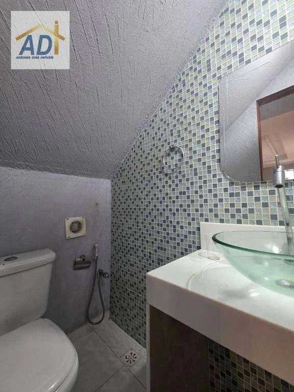 180 m² house with 5 bedrooms and a pool area — photo 5