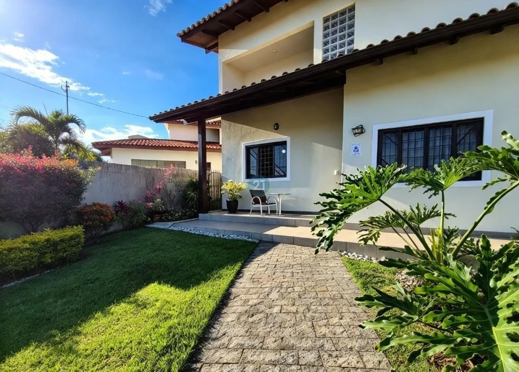 3-bedroom house with a walk-in closet in Florianópolis