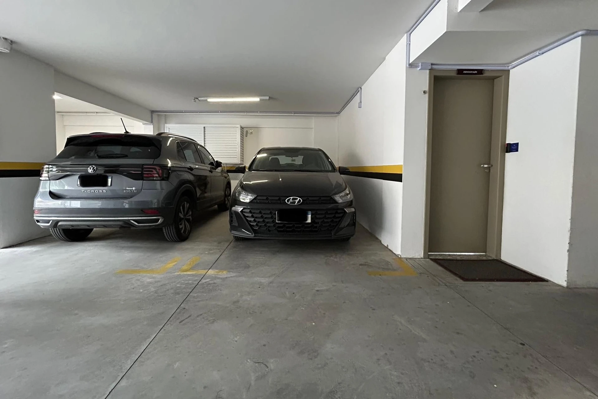2-bedroom apartment in a building with a gym — photo 25