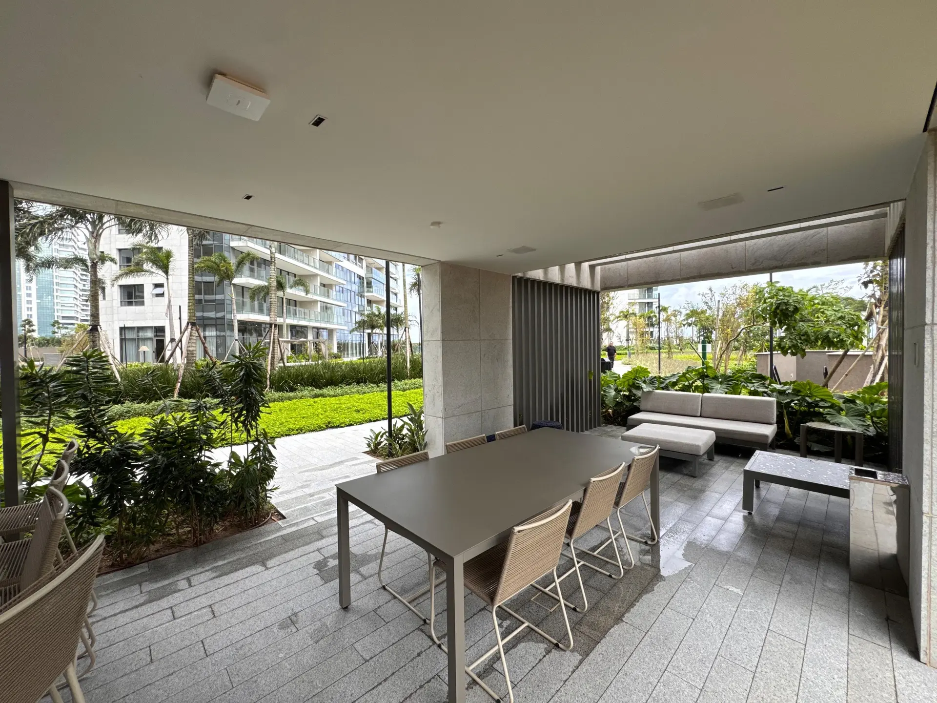 3-bedroom apartment with a home office — photo 32