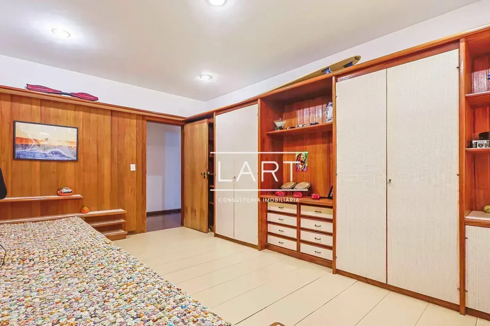 Будинок 800 м² з 6 спальнями-сюїтами та 9 ванними — photo 18