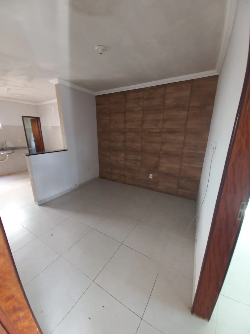 House with 3 bedrooms, 1 en-suite and separate kitchen