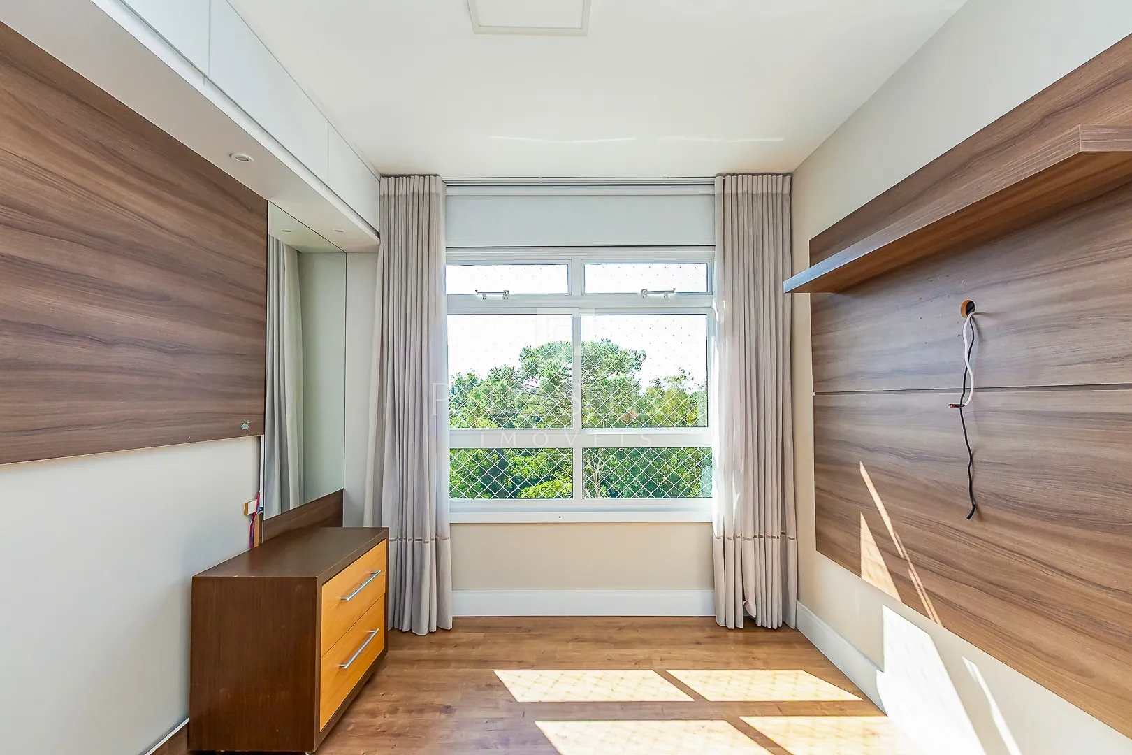 Apartment on the 8th floor with a glass-enclosed balcony — photo 46