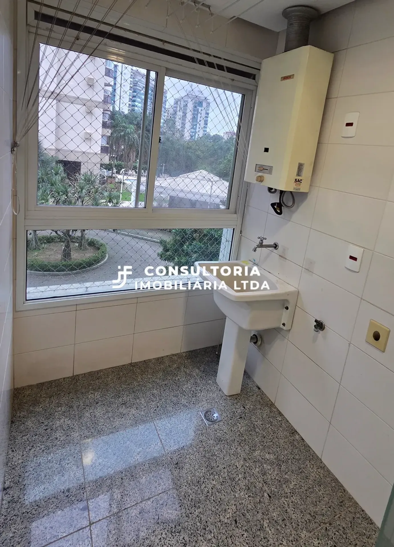 Квартира 99 м² з гардеробною та заскленим балконом — photo 5