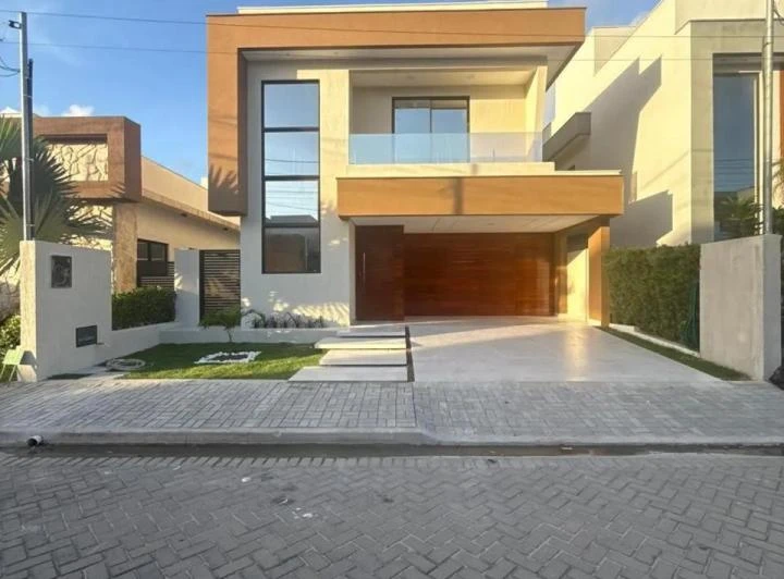 4-bedroom house with 190 m² and a fitted kitchen — photo 3