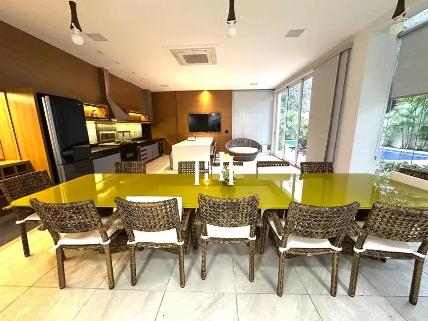 Furnished house with 7 bedrooms, 5 en-suites, 750 m² — photo 15