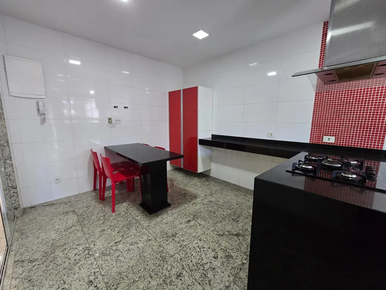 Casa para aluguel com 300 m², 5 quartos e cozinha a gás — photo 35