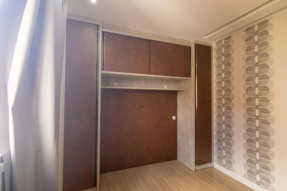 2-bedroom apartment in a building with a gym — photo 25