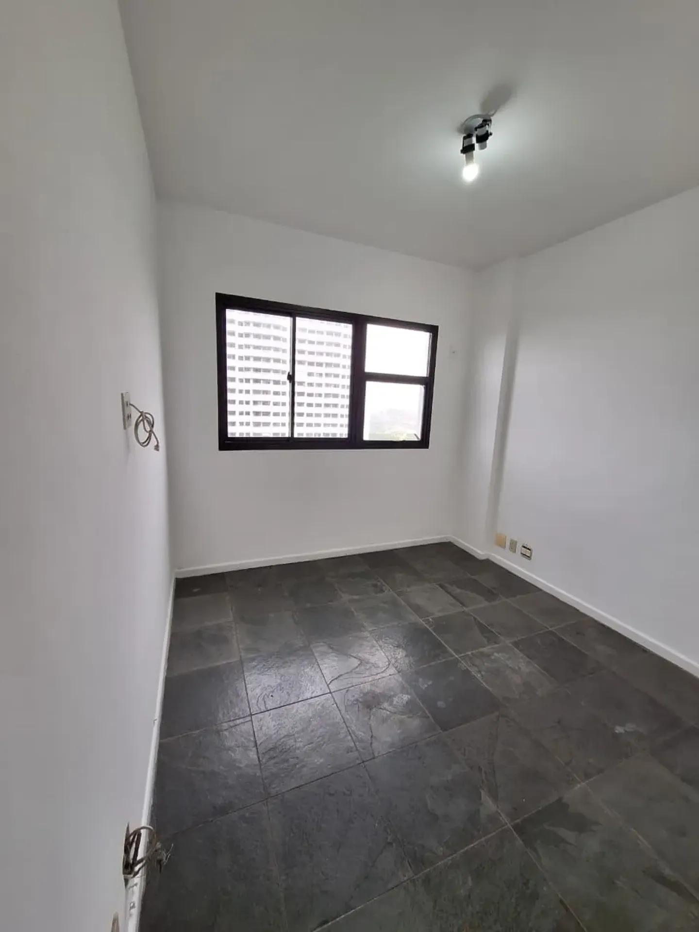 Невмебльована квартира з 3 спальнями і 3 ванними — photo 26