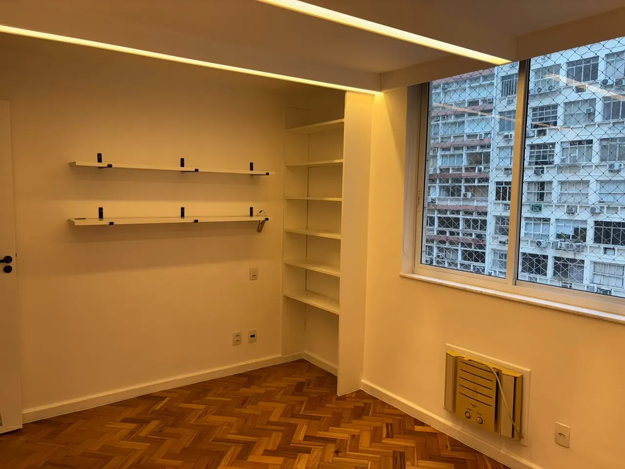 Departamento, 77 m², con ventanales de piso a techo — photo 24