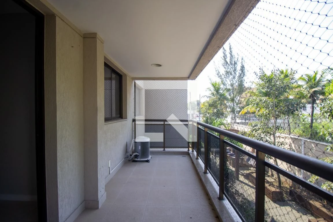 Rental apartment with 2 bedrooms and condo pool access — photo 9