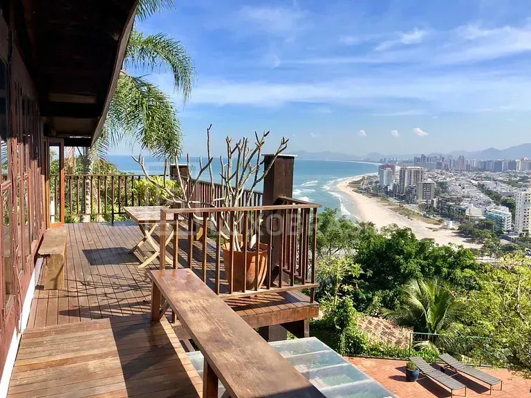 Unfurnished 5-bedroom apartment with 4 baths, 900 m²