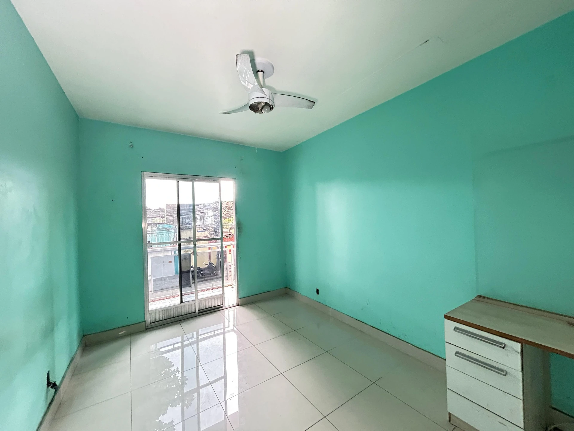 House, 300 m², with a walk-in closet — photo 12