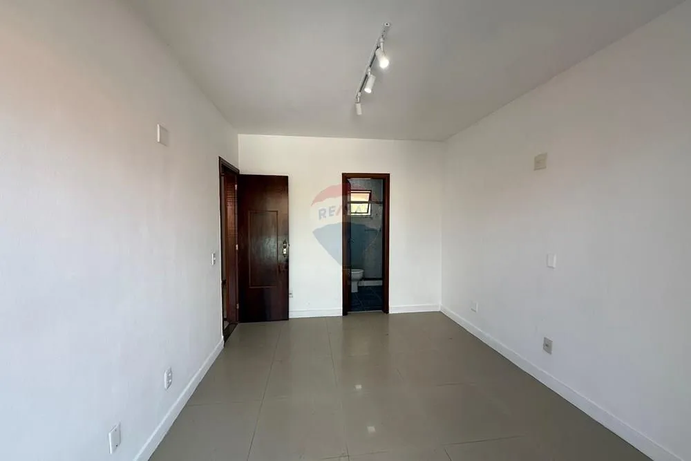 Apartamento sem mobília com 93 m² e 3 quartos — photo 13