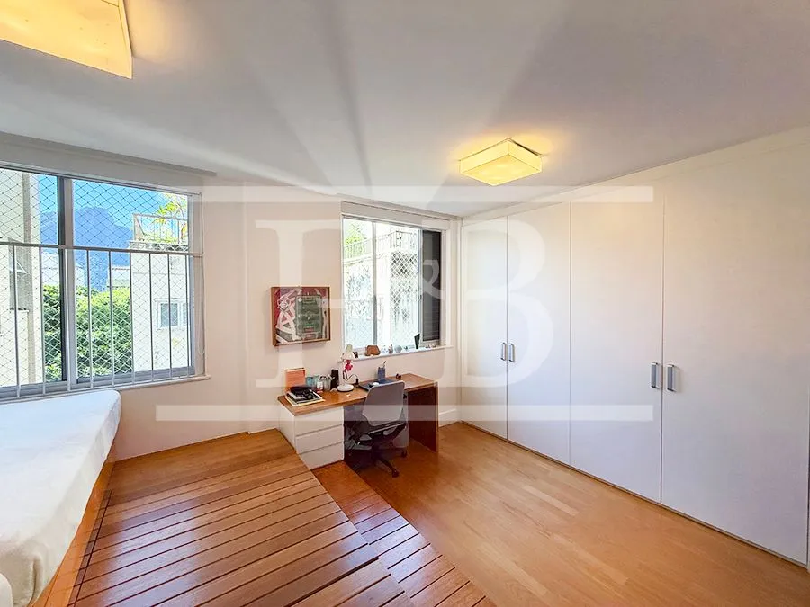 Apartamento de 3 dormitórios com 240 m² e 3 vagas — photo 29