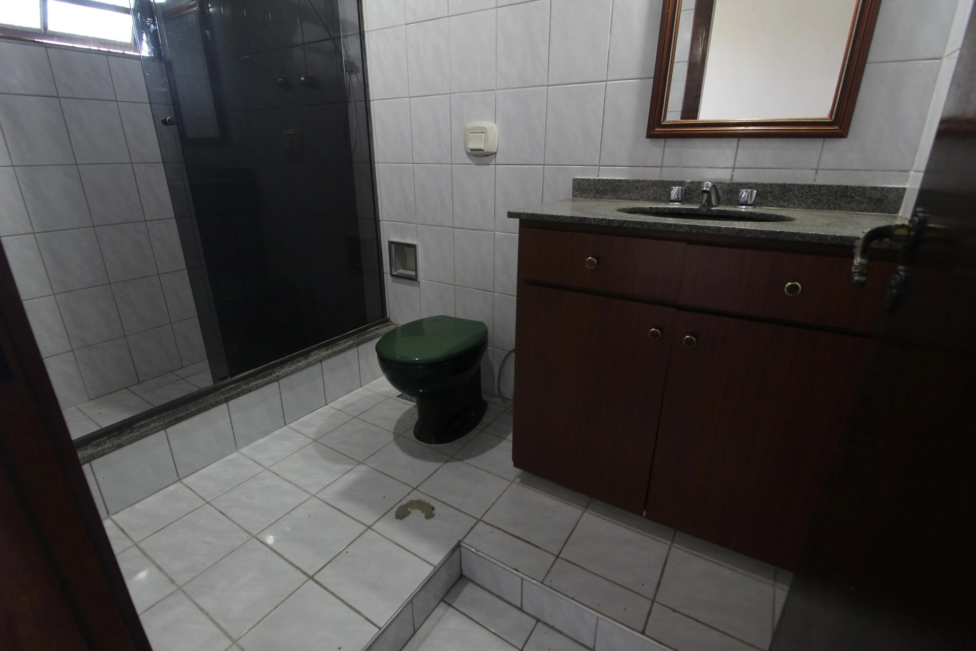 4-bedroom house with a bathtub in Rio de Janeiro — photo 46
