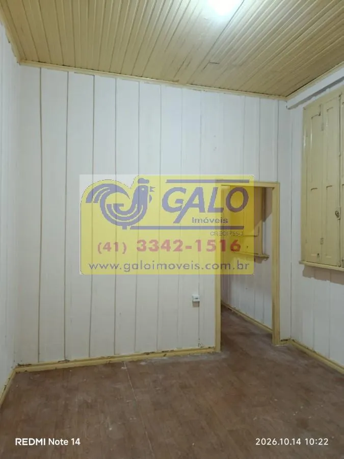 2-bedroom house with wood or laminate floors in Curitiba — photo 9