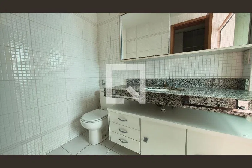 Apartment with 3 en-suite bedrooms and 5 bathrooms, 177 m² — photo 23