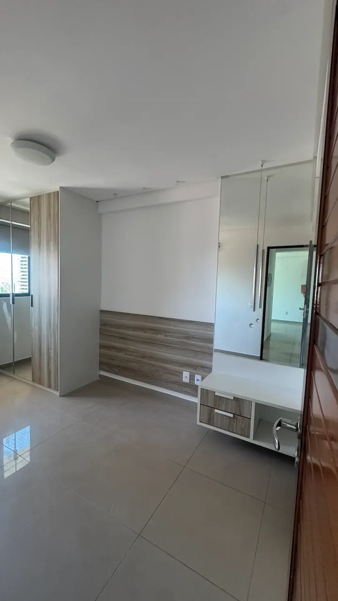 Apartment on the 18th floor with a washing machine — photo 4
