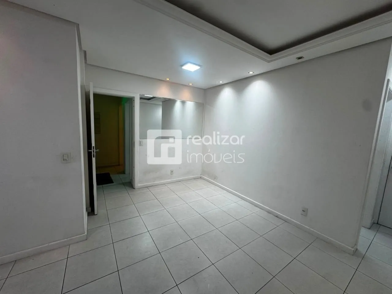 3-bedroom apartment with a built-in balcony grill — photo 14