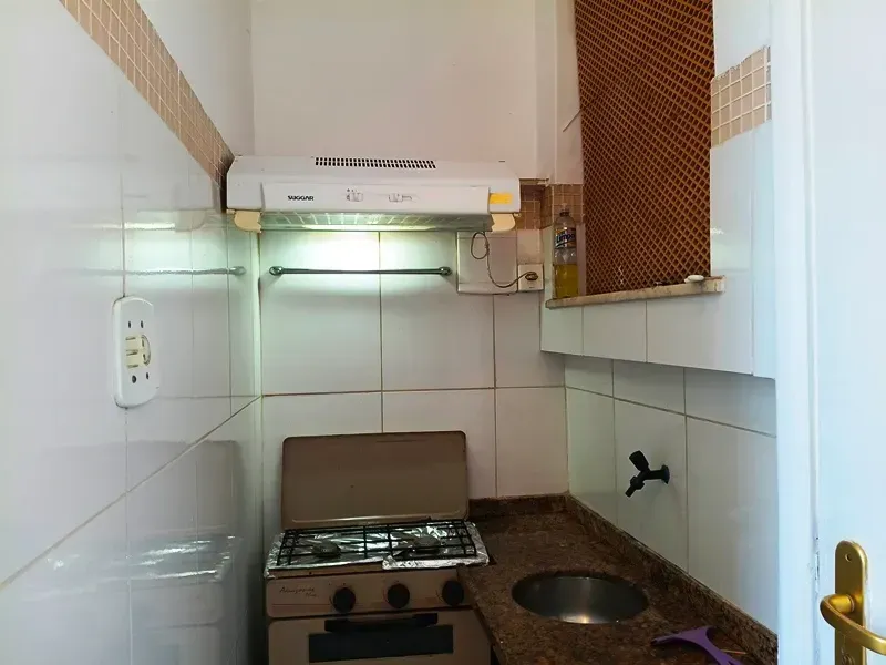 Furnished studio, 20 m², with wood or laminate floors