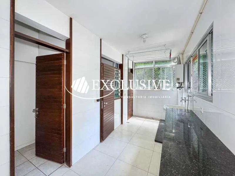 Residential apartment with 4 bedrooms and enclosed balcony — photo 28