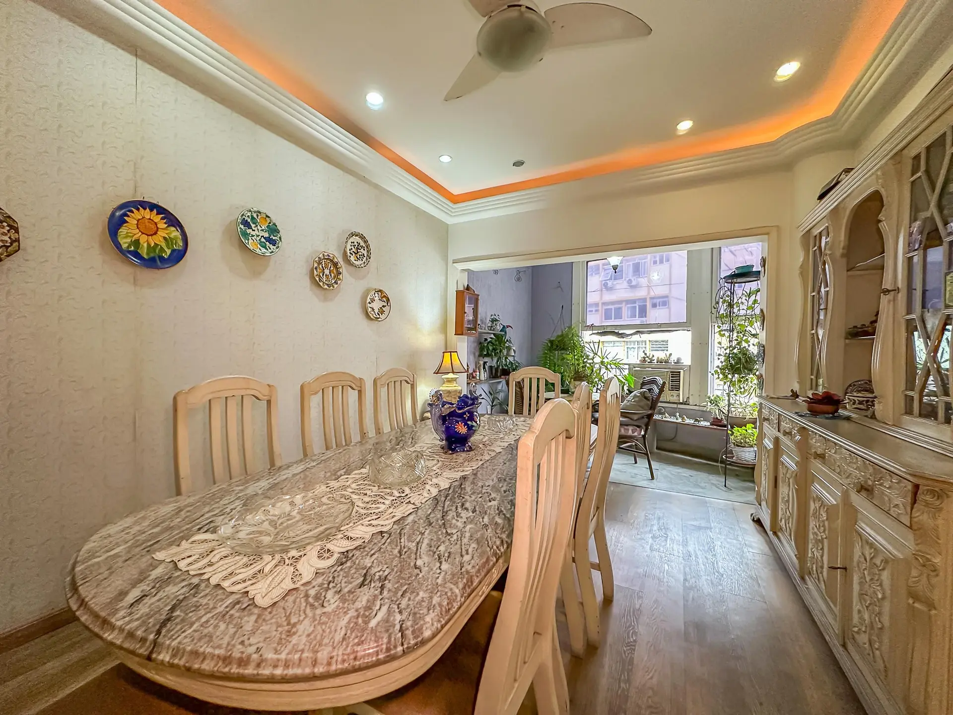 Ванна та 4 спальні: квартира 206 м² — photo 15