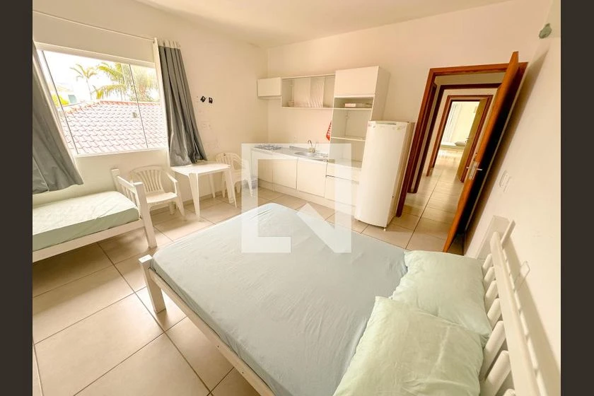 Studio with 1 bedroom, 1 bathroom and private garden