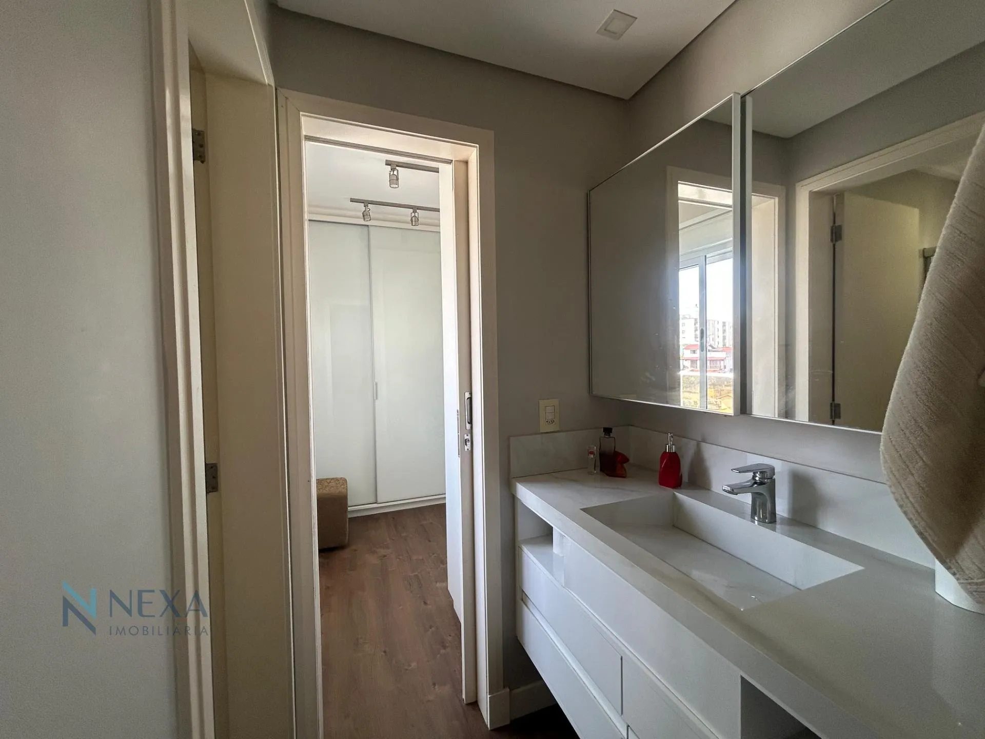 Furnished apartment with 2 en-suites and 152 m² — photo 31