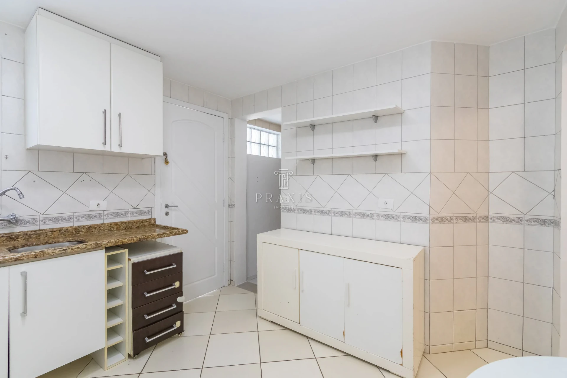 3-bedroom house with a bathtub — photo 26