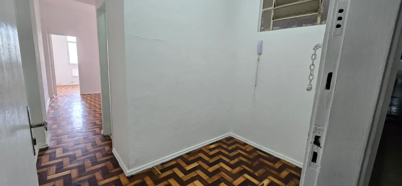 Apartment, 39 m², with wood or laminate floors — photo 14