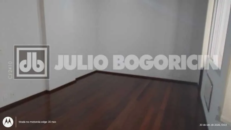 Apartment on the 2nd floor with wood or laminate floors — photo 32