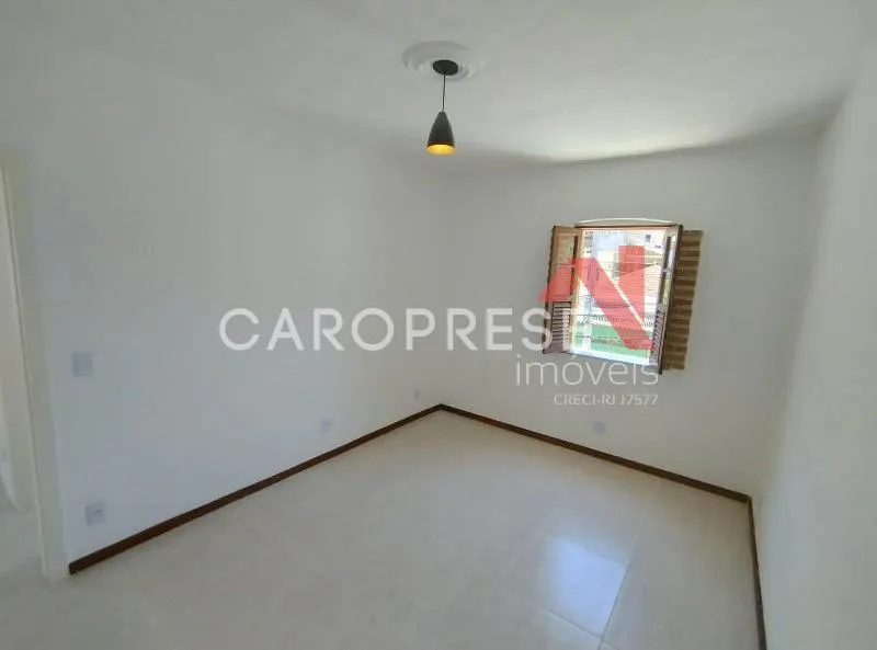 House with no parking, 2 bedrooms, 1 bathroom — photo 6