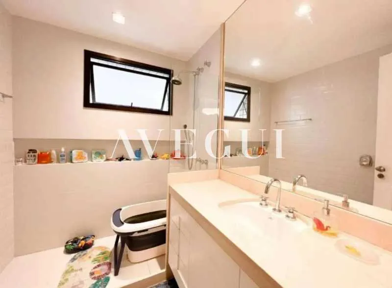 193 m² apartment with 3 suites and 3 parking spaces — photo 17