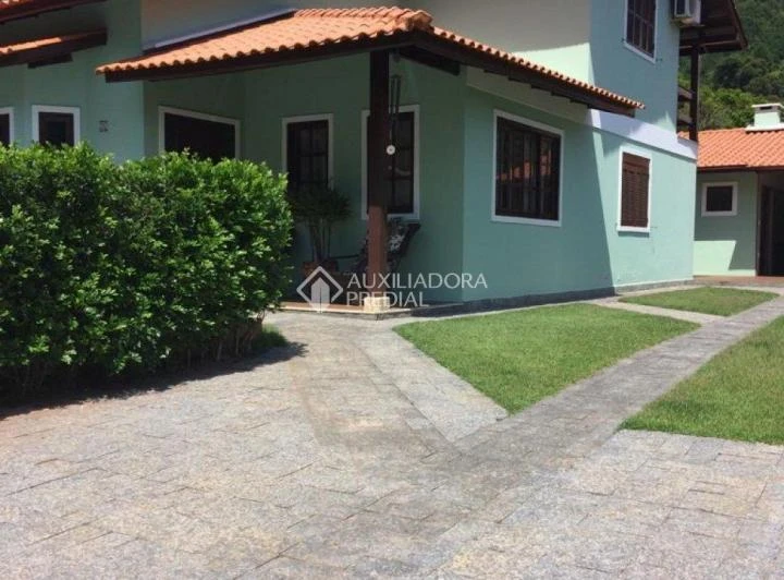 Casa com 4 suítes e área de lavanderia — photo 2