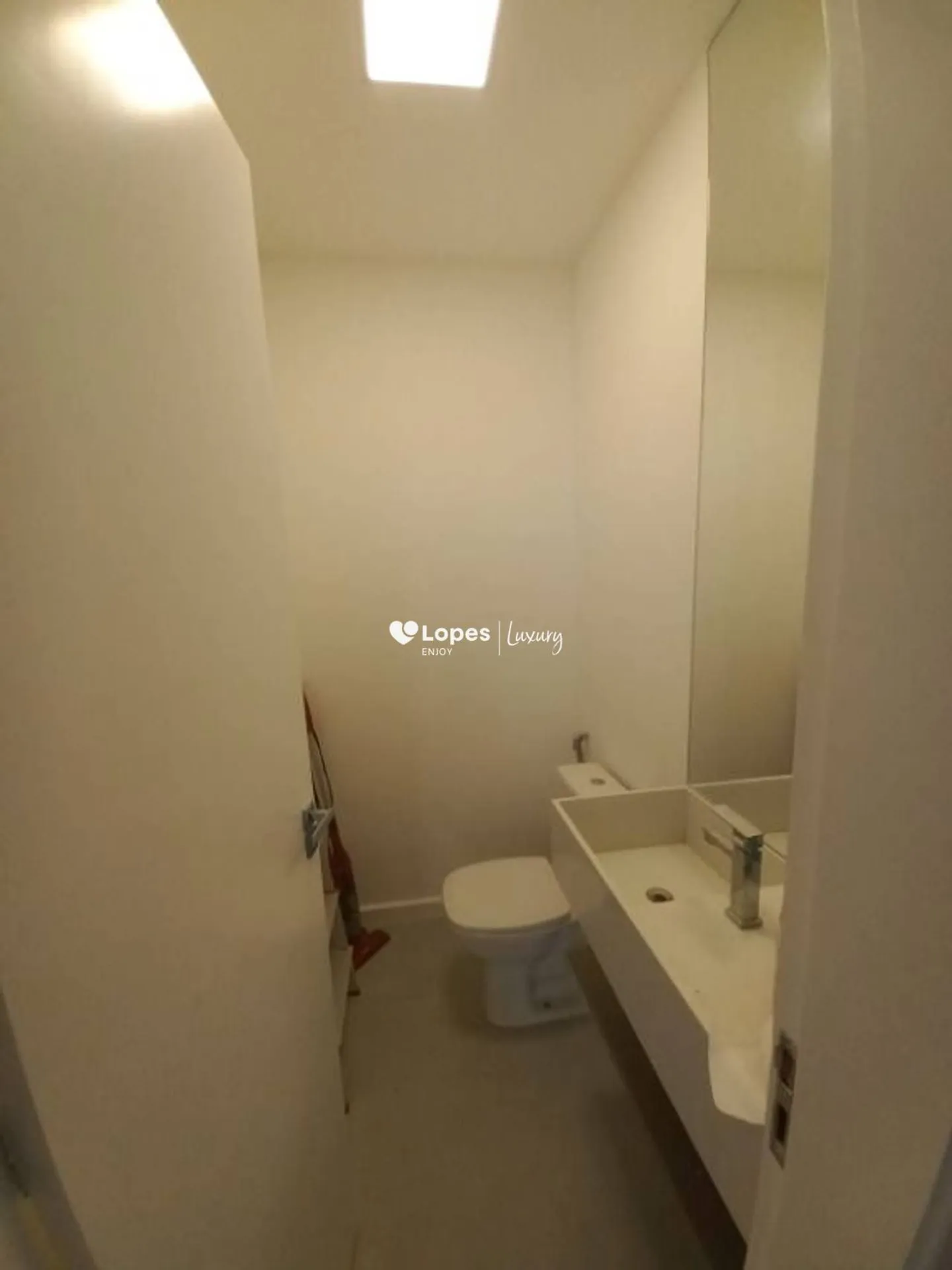 Unfurnished 4-bedroom house with 5 bathrooms and 329 m² — photo 7