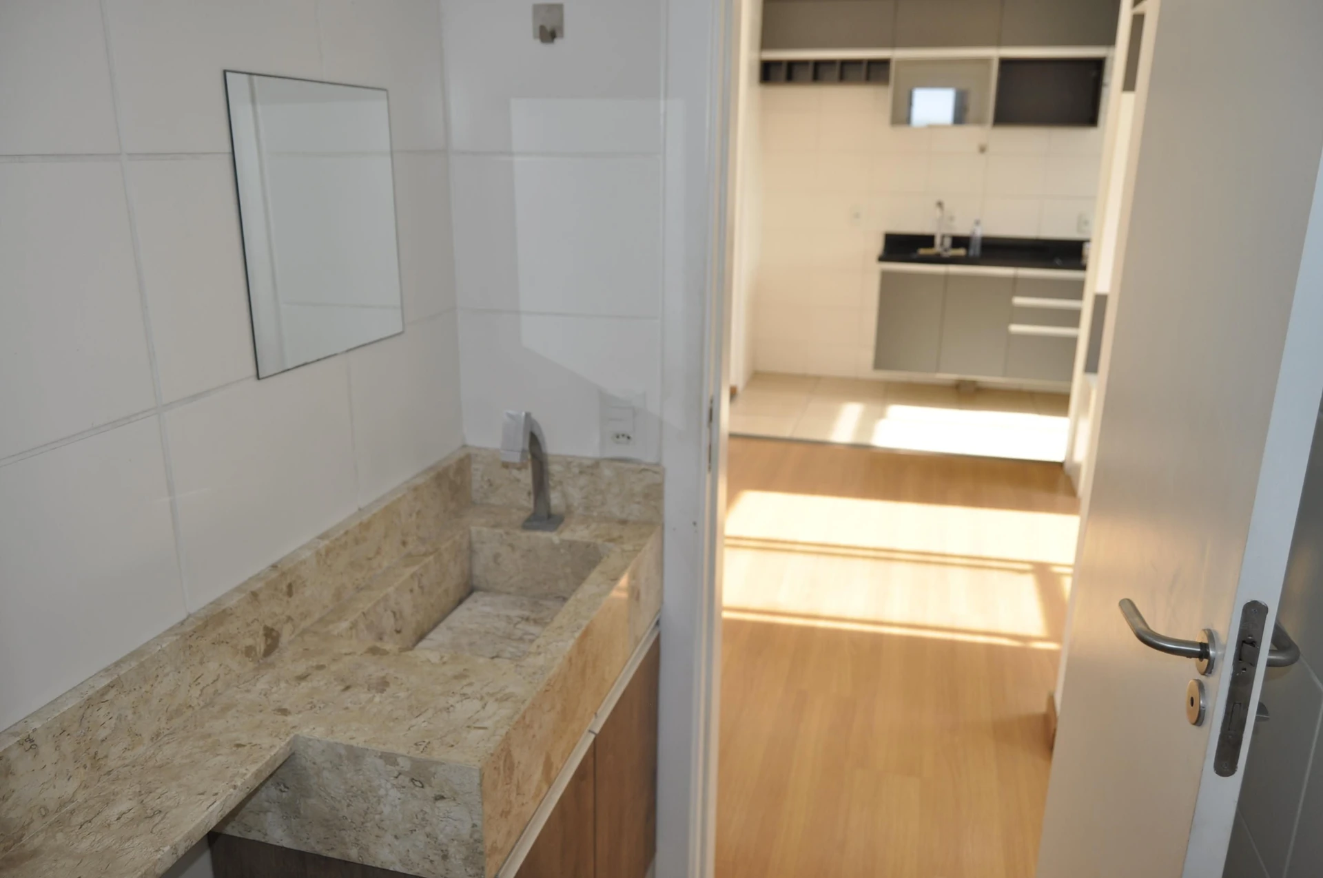 2-bedroom apartment in a building with a gym — photo 36
