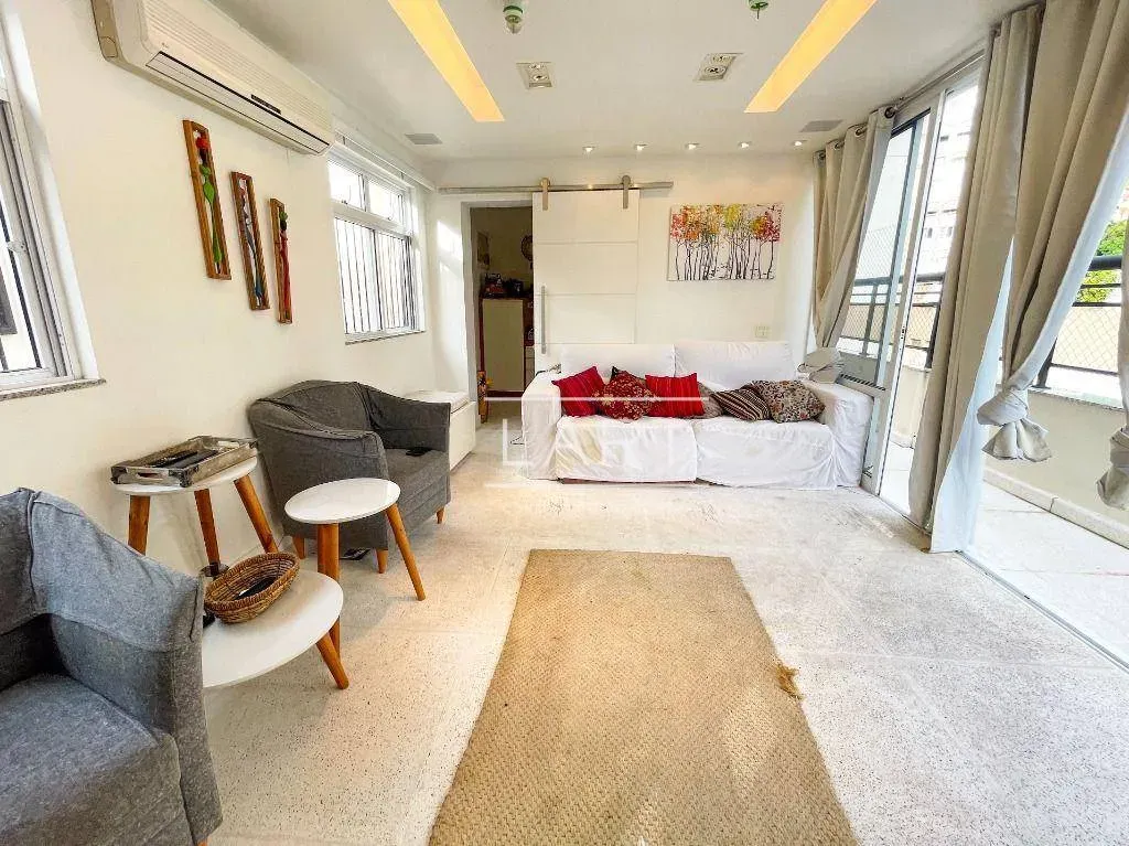 4-bedroom penthouse-style home with 324 m² kitchen — photo 25