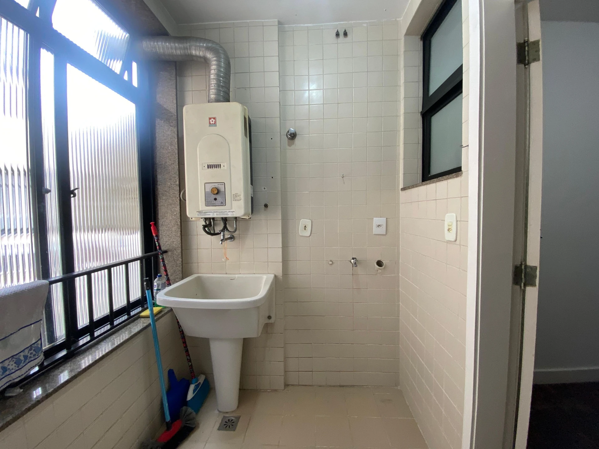 2-bedroom apartment in a building with a sauna — photo 23