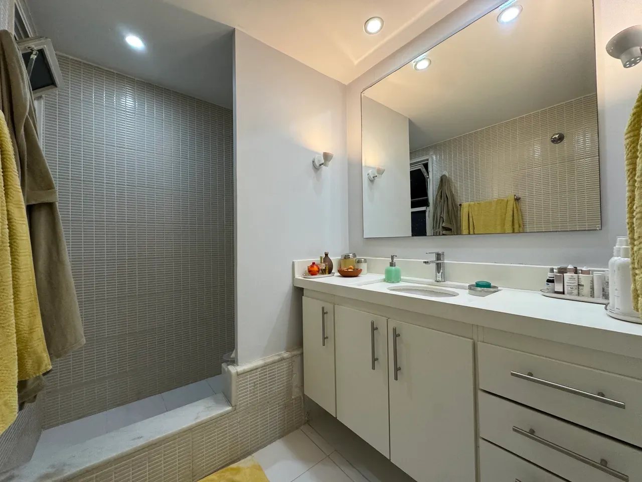 100 m² apartment with 2 bedrooms and 1 parking space — photo 10