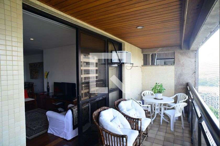 139 m² apartment with glassed-in balcony and 2 parking spots — photo 25