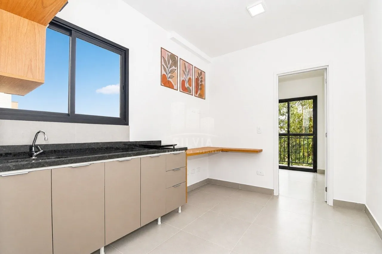 One-bedroom apartment in a building with a coworking space — photo 8