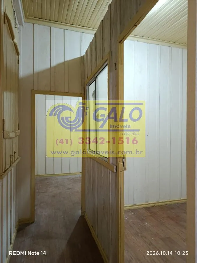 2-bedroom house with wood or laminate floors in Curitiba — photo 10