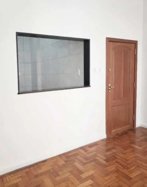 3-bedroom apartment with closed kitchen and laundry area — photo 12