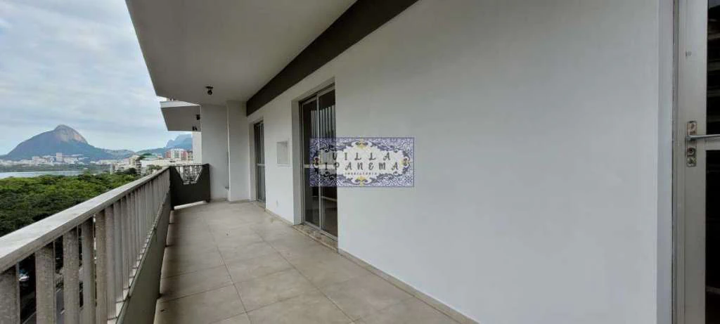 129 m² apartment with 3 bedrooms and a balcony — photo 15