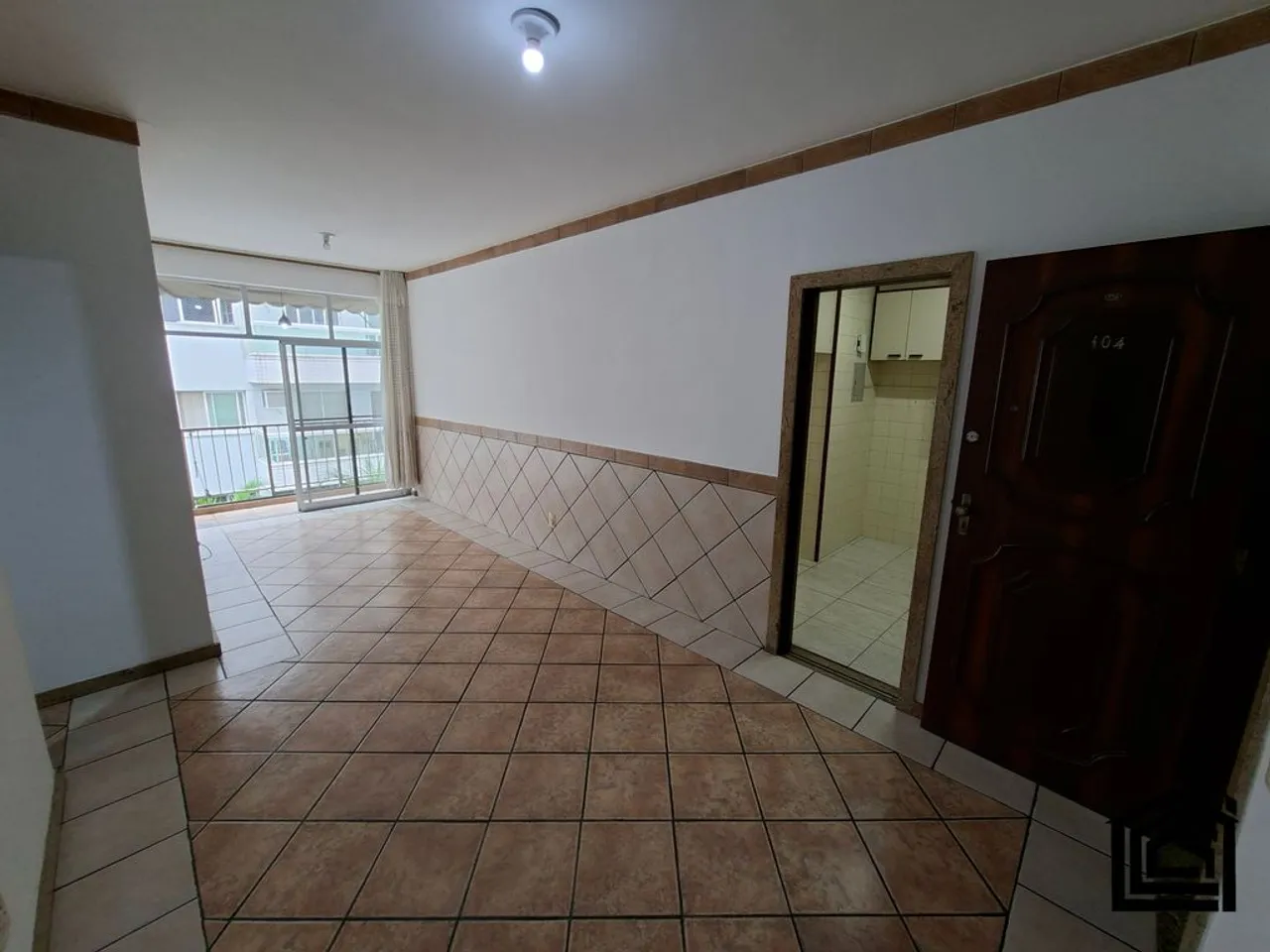 2-bedroom apartment with 2 bathrooms and balcony — photo 11