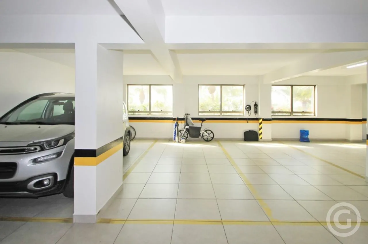 Apartamento de 2 quartos com janelas do piso ao teto, Centro — photo 9