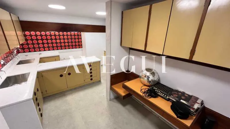 300 m² apartment with 4 bedrooms and floor-to-ceiling windows — photo 20