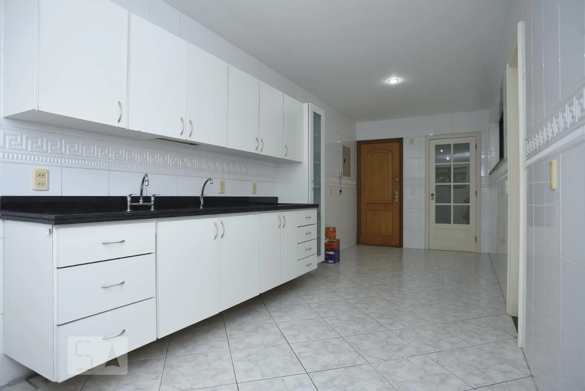 4-bedroom apartment (2 en-suite) with separate kitchen — photo 54